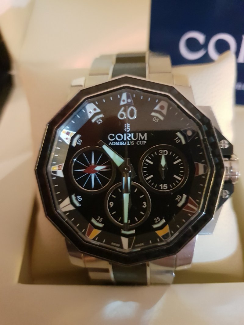 Eladó Corum Admiral's Cup Challenger SPLIT SECONDS CARBON óra