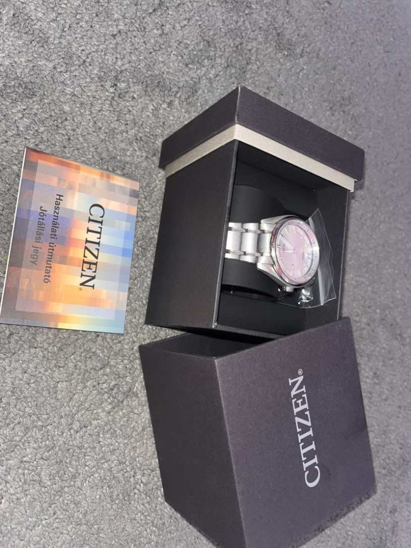 Eladó Citizen Ecodrive titanium óra