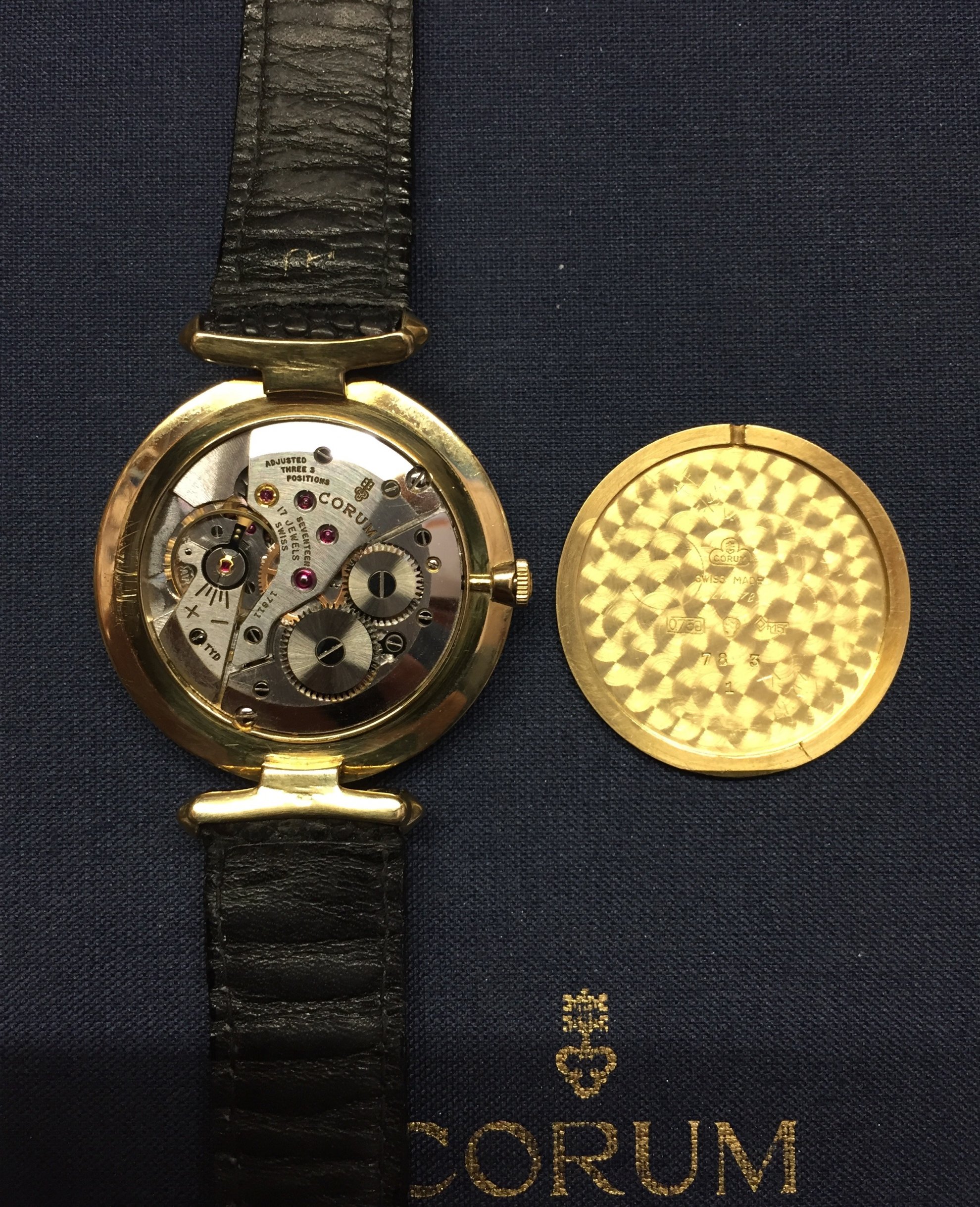 Eladó Corum Admiral's Cup Challenger SPLIT SECONDS CARBON óra